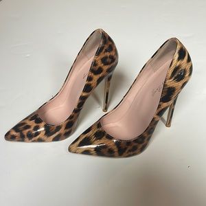 Gorgeous 4” leopard heels!
